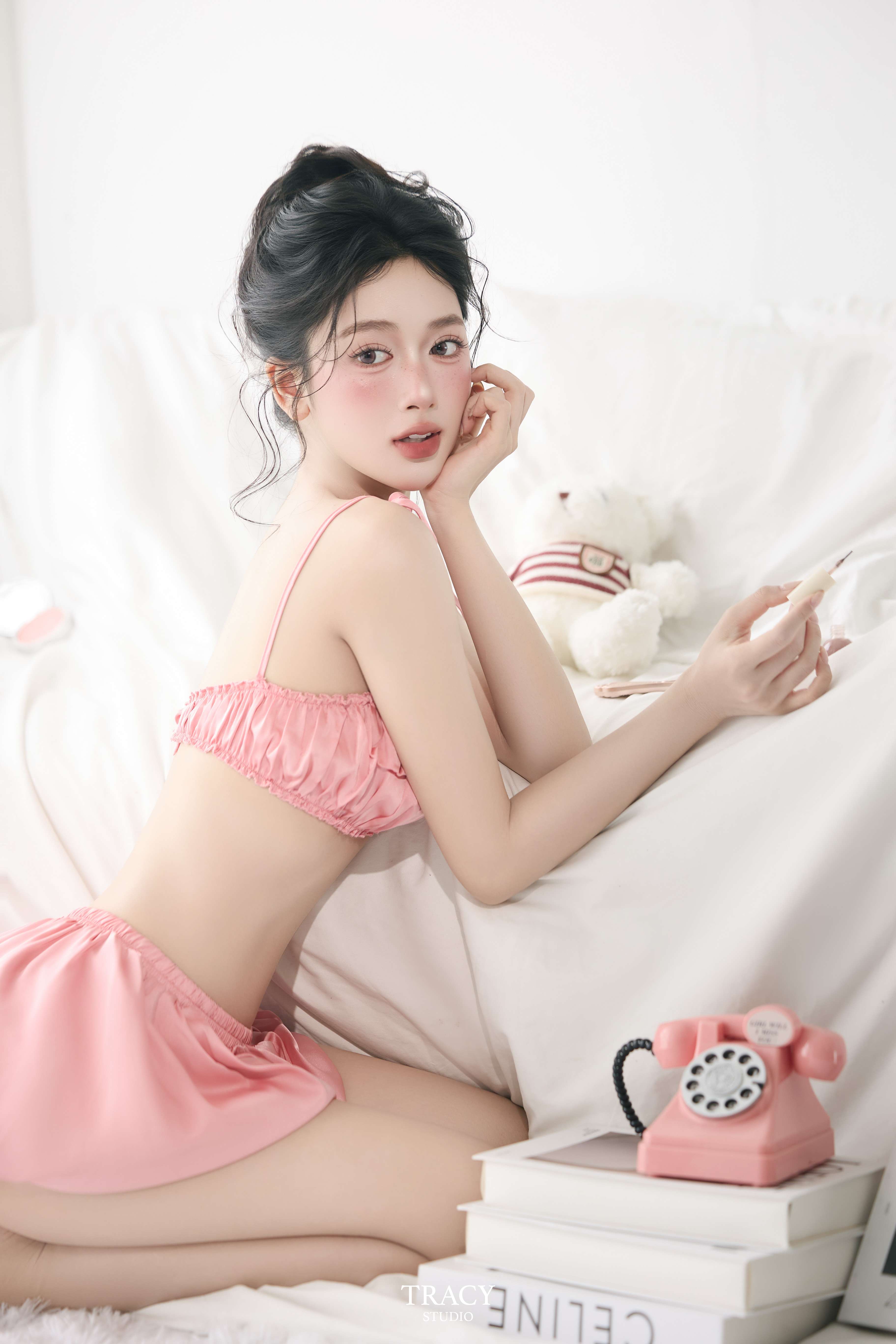 frontend/img/gallery/concept-sexy/tracy-studio-chup-concept-sexy-pinky (6).jpg